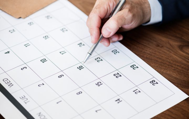 Жителей ЛНР ждёт сокращённый рабочий день в конце апреля 