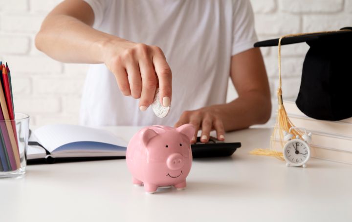 Россиян призвали меньше копить ради экономики