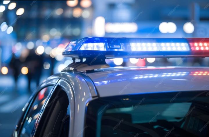 В Луганске по видео в соцсети нашли подростков, бросавших кирпичи с крыши заброшки