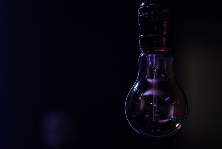 Многие районы Луганска остались без света после атаки БПЛА - соцсети