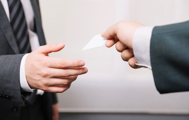 Взятка за получение прав обернулась для жителя ЛНР штрафом в миллион рублей 