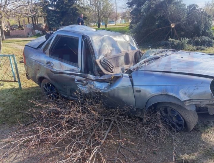 Трагедия на дороге в ЛНР: двое погибших молодых людей и авто всмятку  
