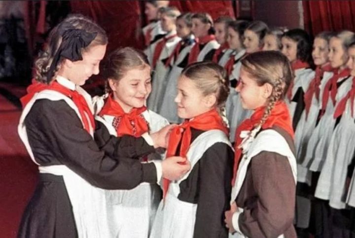 Пионер – всем ребятам пример. Какие патриотические молодёжные движения есть в Свердловске сегодня?