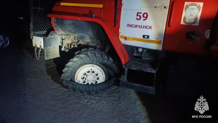 Спасатели в ЛНР оказались под атакой беспилотника, когда ехали на тушение пожара 
