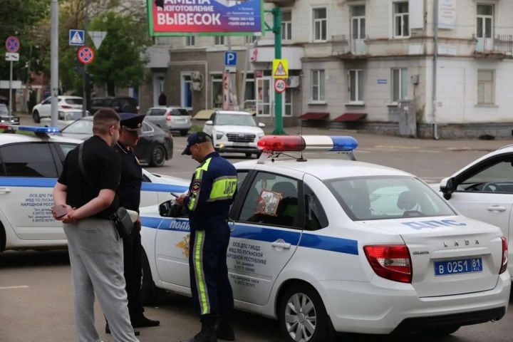 Катались ради хайпа: полиция ЛНР нашла лихачей на BMW после скандального видео