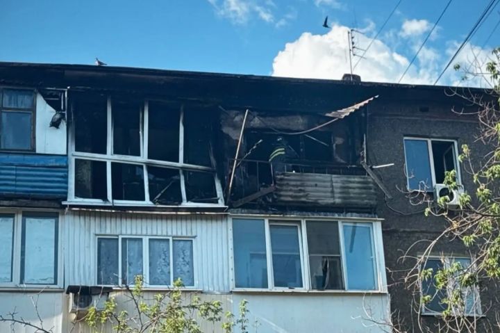 В ЛНР пожарные спасли шестерых человек при тушении возгорания в многоэтажке