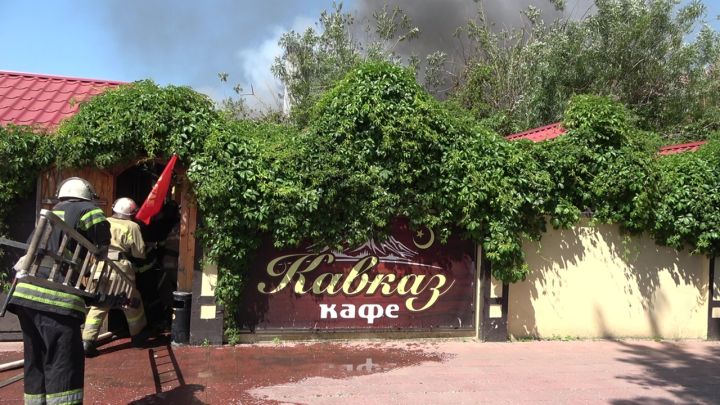 В Луганске мангал стал причиной пожара в кафе