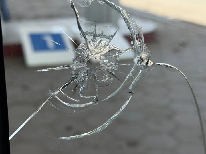 Беспилотники атаковали два города ЛНР: есть раненые 
