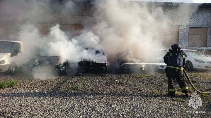В ЛНР вражеские БПЛА ударили по парковке