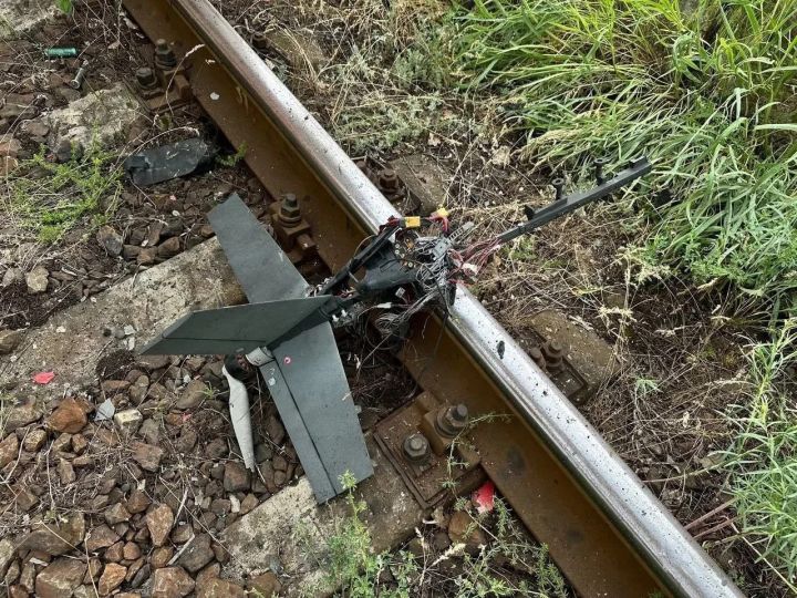 ВСУ ударили беспилотником по работникам электросетей в ЛНР: два человека с ранениями в больнице 