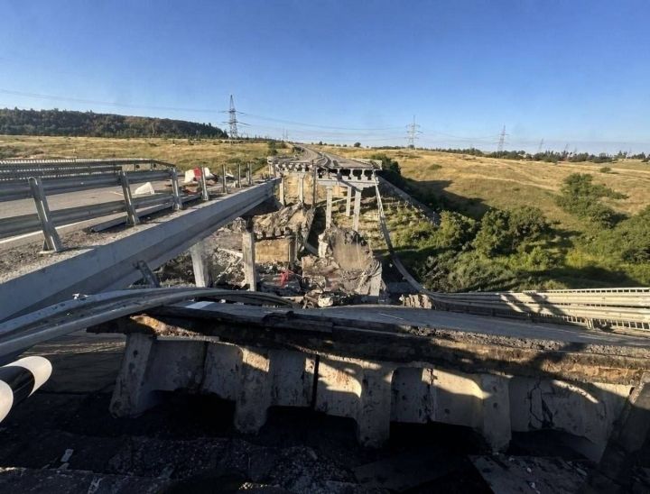 На трассе Донецк - Мариуполь частично обрушился важный мост