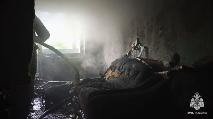 Неосторожность стоила жизни: в Свердловске на пожаре погиб мужчина