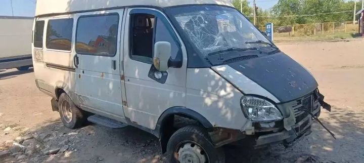 БПЛА вновь атаковали ЛНР: пострадали мирные жители, поврежден транспорт