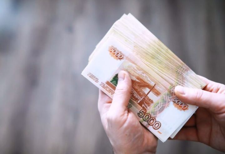 Деньги лучше копить или сразу тратить? Отвечают свердловчане