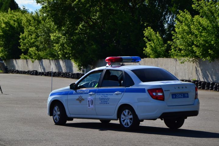 Сотрудники ГАИ спасли истекающую кровью после атаки дрона жительницу ЛНР