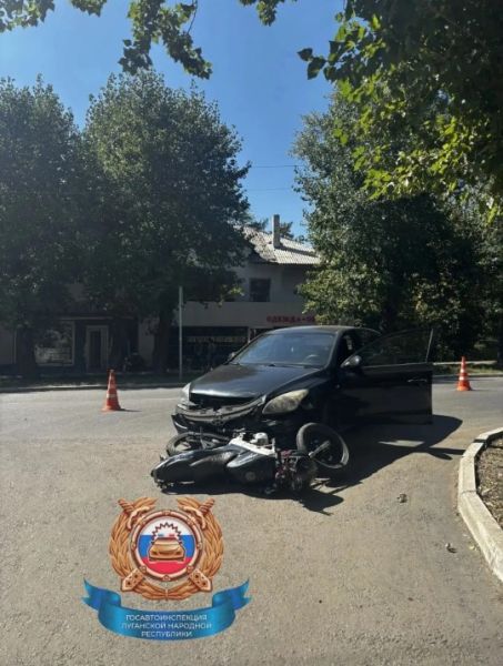 В ЛНР автомобиль врезался в мотоцикл: есть пострадавшие