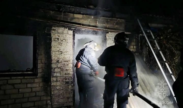 Пенсионер из ЛНР едва ли не лишился дома и жизни из-за внезапного пожара 