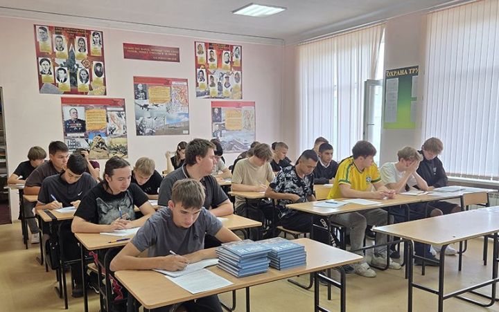 ПТУ больше не пугает: интервью с директором Свердловского колледжа Сергеем Калашниковым
