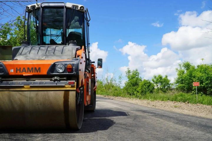 В ЛНР с начала года обновили более 450 км дорог: отчёт от главы