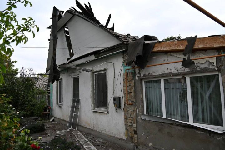 Больше пяти домов без света и газа: последствия ночного обстрела одного из городов ЛНР 