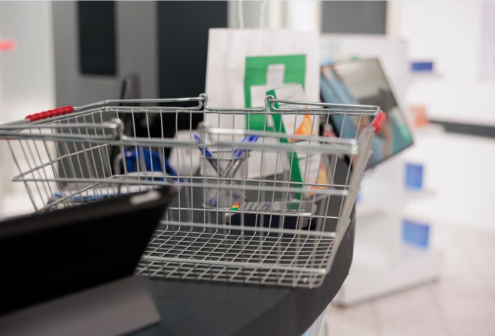 Власти Луганска следят за наличием продуктов, воды и топлива