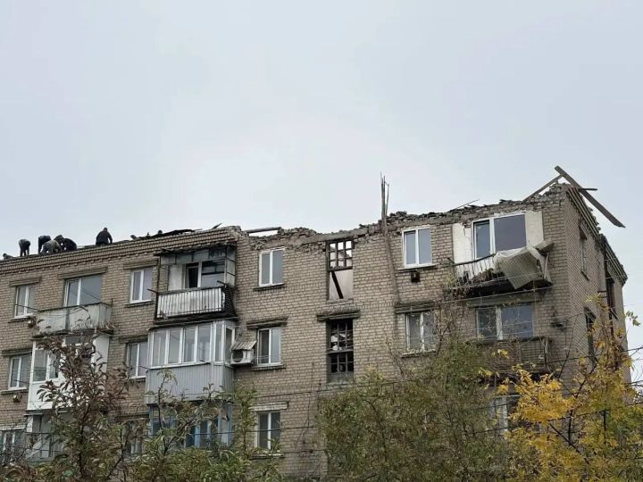 Били по авто и многоэтажкам: в ЛНР после атак БПЛА погибли люди