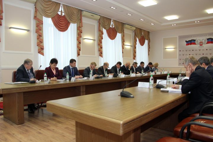 Правительство ДНР отправили в отставку