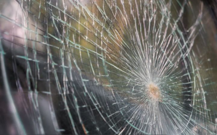 В Луганске после ночной атаки повреждены шесть многоэтажек