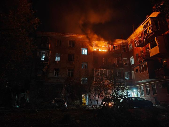 Тело женщины нашли под завалами дома в центре Луганска