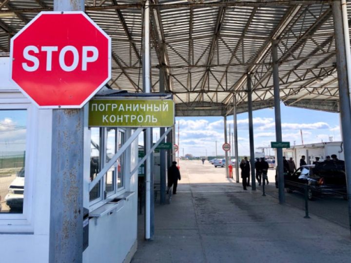 Границу РФ за сутки пересекли 17 тыс. жителей Донбасса