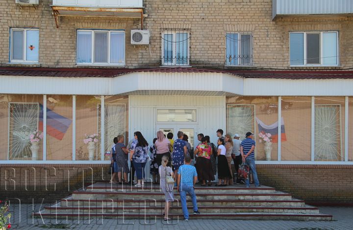 Свердловский ЗАГС: две стороны одной медали, или «Я только спросить»