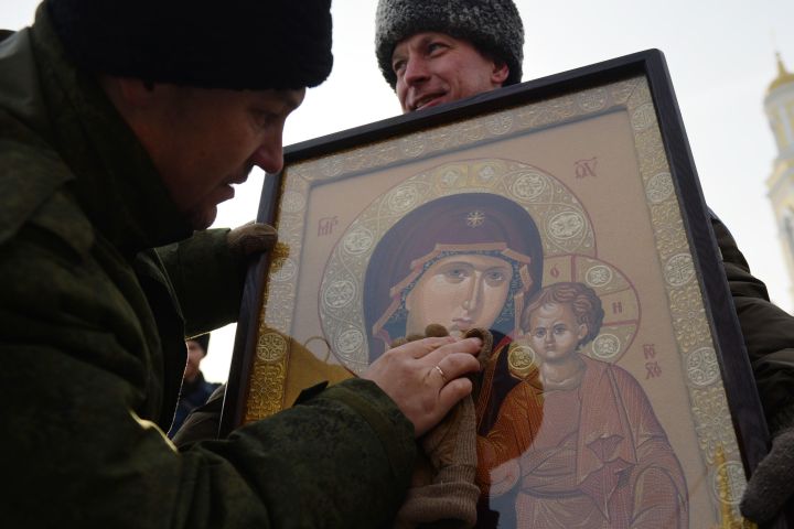 Пришел День Казанской иконы Богоматери: нельзя жечь костры, полоть грядки и лгать