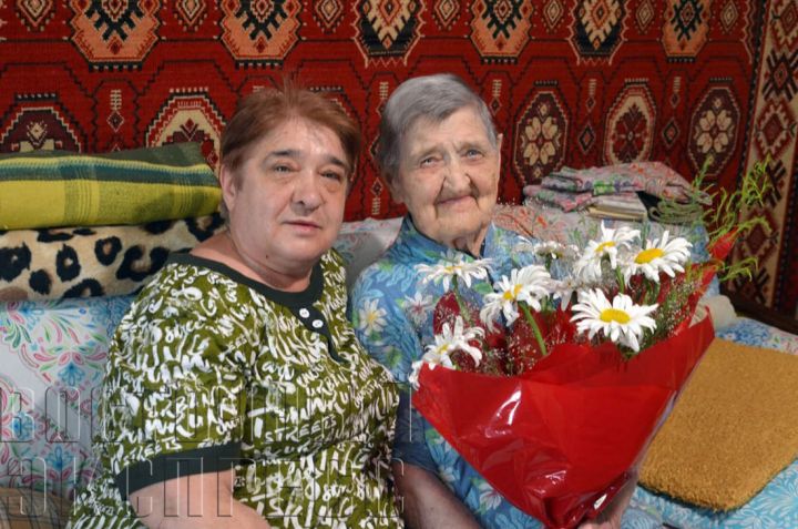 Пережила голод, войну и перестройку: история жизни свердловчанки Риммы Киреевой