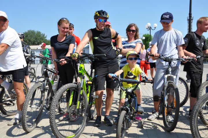 На двух колесах по всем краснодонским шахтам