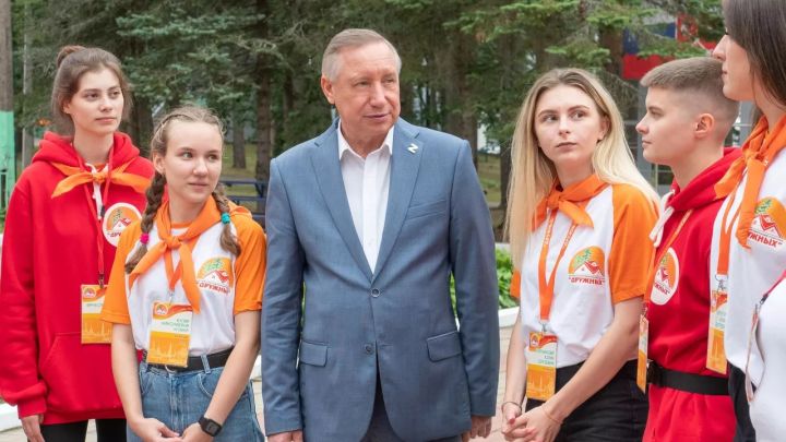 Петербург отправит в мариупольские библиотеки художественную литературу