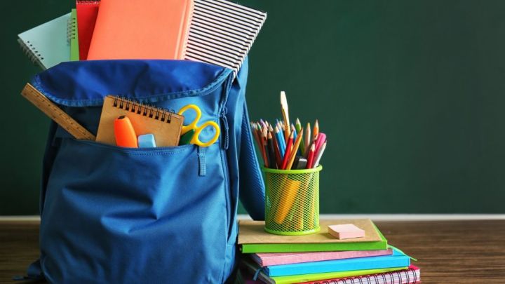 В Донецке начался период школьных покупок