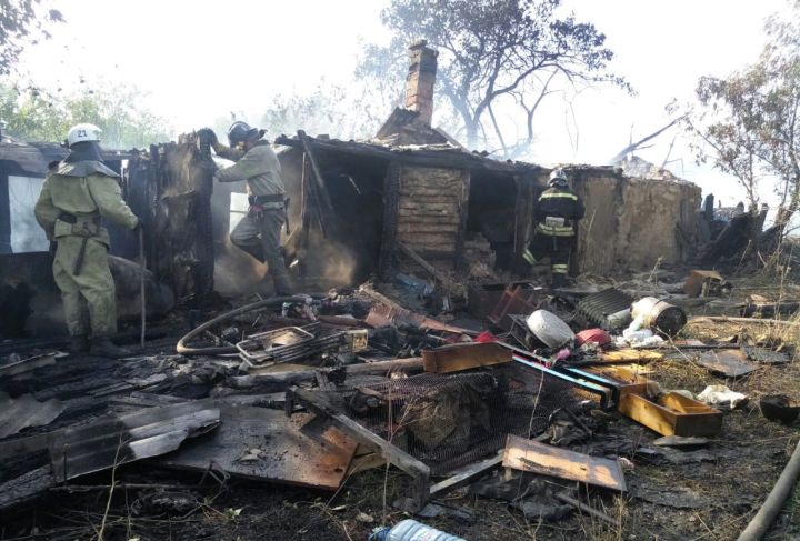 Масштабный пожар ликвидировали спасатели в Перевальском районе