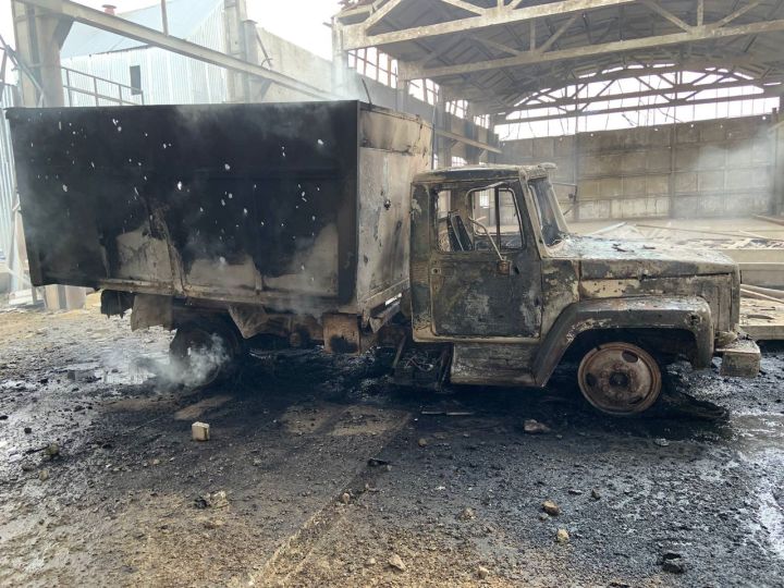 Последствия удара ВСУ по Сватово: горела агрофирма «Шанс»