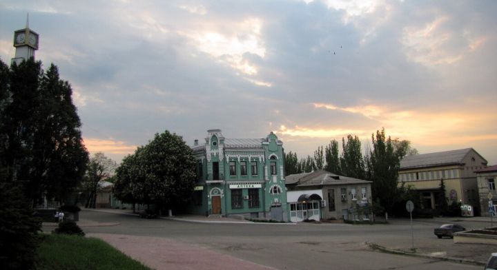 Ремонт дорог и покос травы в разгаре: Луганск готовится ко Дню города