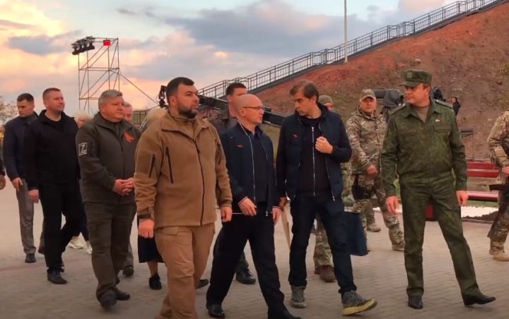 В Краснодоне открыли памятник молодогвардейцам