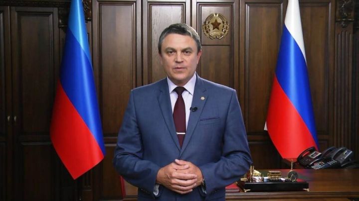 Пасечник попросил Путина рассмотреть вопрос о вхождении ЛНР в состав России
