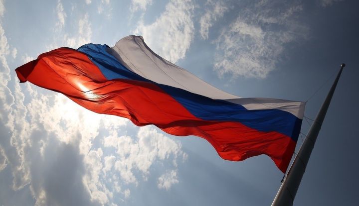 Что изменится в России с 1 октября: рост зарплат, электронные права и другие новшества