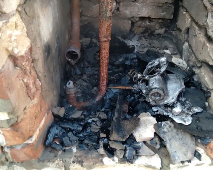 В Ровеньках горел гараж