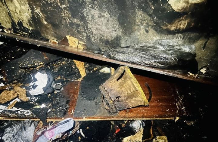 Светильник стал причиной масштабного пожара в многоэтажке Луганска