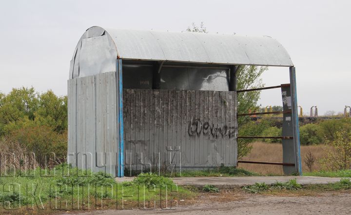 «Остановите под деревом»: топ неприглядных остановок Свердловска