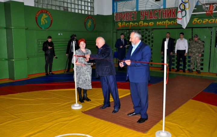 В Свердловске открылся спортзал для борьбы