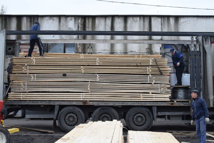 Один из городов ЛНР получил стройматериалы из РФ