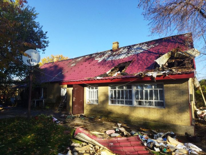 Замыкание проводки стоило жителям Вахрушево крыши над головой