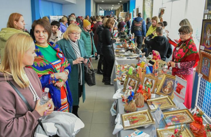 Как в ЛНР отпраздновали День народного единства?