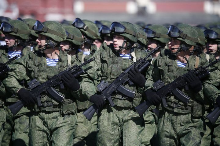 Некоторые категории лиц не допустят на службу в армию РФ по контракту